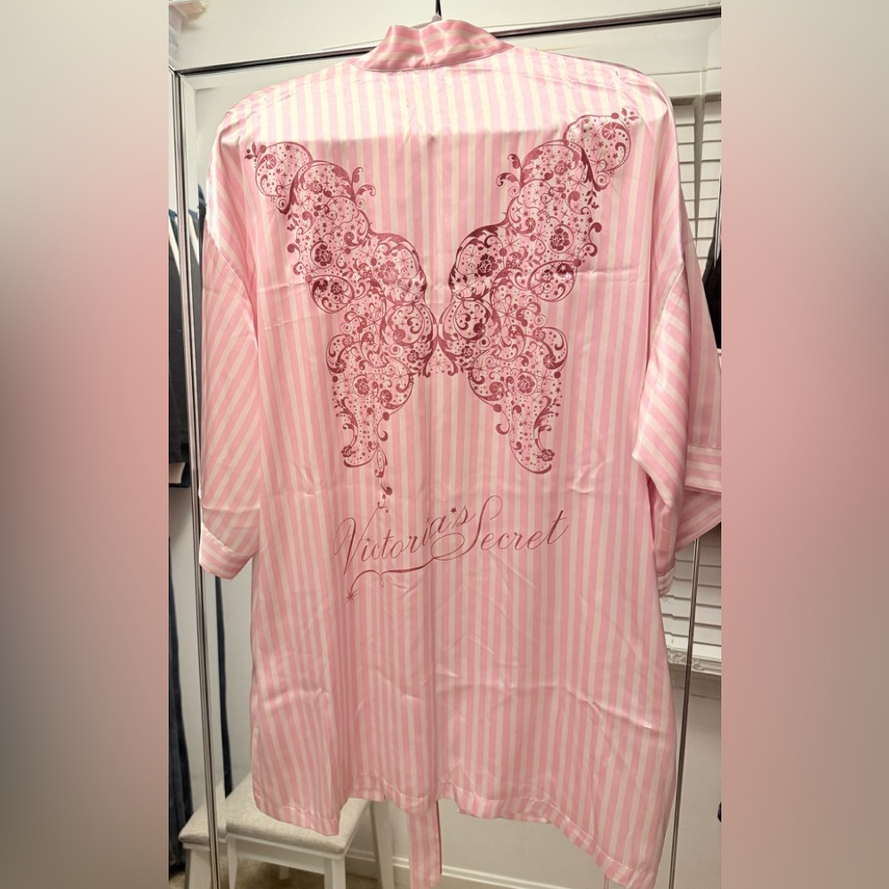 Victoria's Secret 2009 fashion show wrap robe